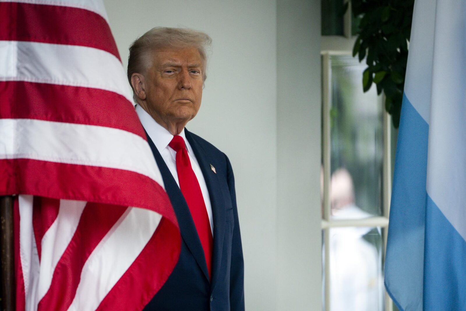 Trump amenaza con acabar con ayudas públicas si el cierre de Gobierno se alarga